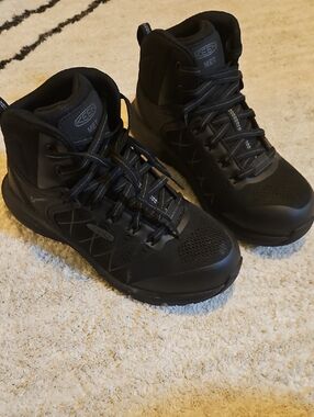 Keen Women’s Black Lace-Up Utility Steel Toe Met Rated Boots